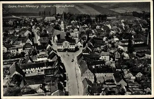 Ak Lucka in Thüringen, Fliegeraufnahme, Panoramablick auf die Stadt