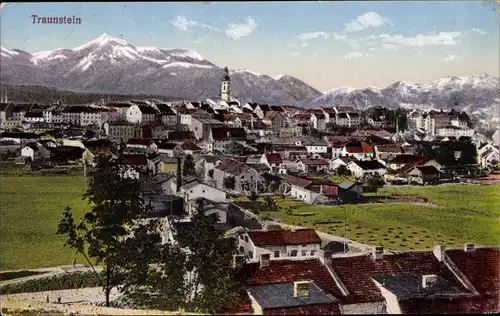 Ak Traunstein in Oberbayern, Teilansicht vom Ort, Bergkette im Hintergrund