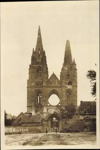 Foto Ak Soissons Aisne, Zerstörte Kathedrale, I. WK