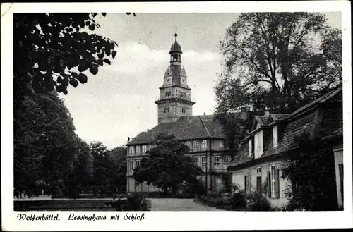 Ak Wolfenbüttel in Niedersachsen, Lessinghaus mit Schloss 