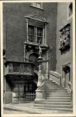 Ak Görlitz in der Lausitz, Rathaus, Außenansicht, historische Treppe