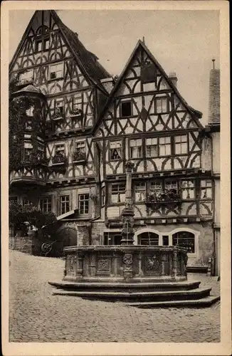 Ak Miltenberg in Unterfranken Bayern, Markt mit Brunnen, Alte Häuser