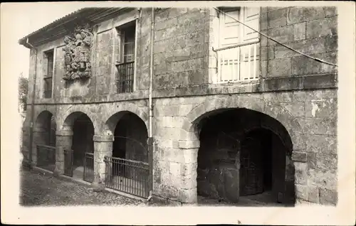 Ak Santillana del Mar Kantabrien, Casa llamada de los Hombrones, Gebäude