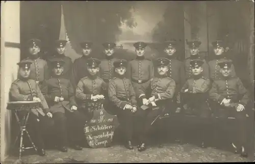 Foto Ak Deutsche Soldaten in Uniformen, III. Rekruten Korporalschaft 10. Komp., 1910-1911
