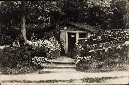 Foto Ak Unterstand Oberleutnant und Kompanieführer Weyers, I. WK