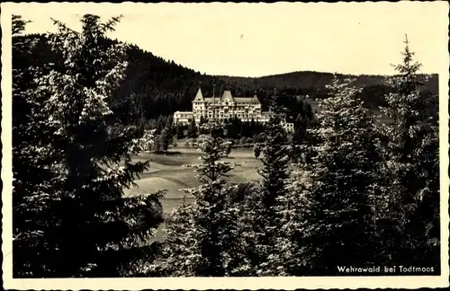 Ak Todtmoos im Hochschwarzwald, Klinik Wehrawald, Außenansicht, Bäume