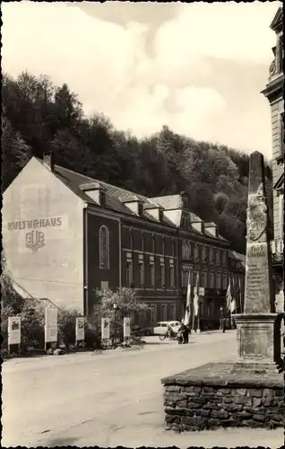 Ak Glashütte in Sachsen, Kulturhaus der Uhrenbetriebe, Denkmal
