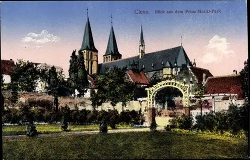 Ak Kleve am Niederrhein, Partie im Prinz Moritz Park, Blick auf die Stiftskirche, Häuser