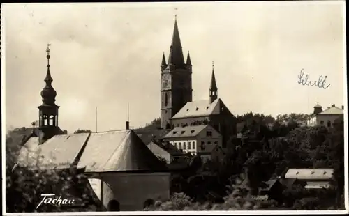 Foto Ak Tachov Tachau Reg. Pilsen, Kirchen, Schule, Blick über die Dächer