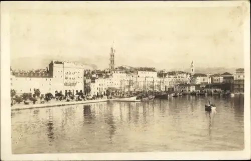 Foto Ak Split Kroatien, Turm der Kathedrale, Hafen, Stadtpanorama