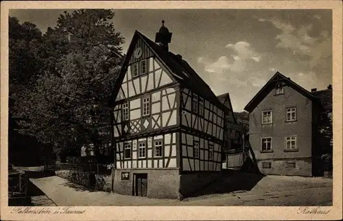 Ak Falkenstein Königstein im Taunus, Das Rathaus, Fachwerkhaus