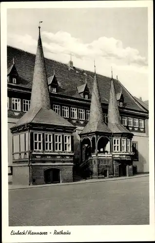 Ak Einbeck in Niedersachsen, Rathaus, Türme, Eingang