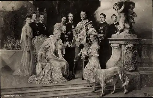 Ak Kaiser Wilhelm II., Kaiserin Auguste Viktoria, Kronprinz Wilhelm von Preußen, Prinzen, Windhund