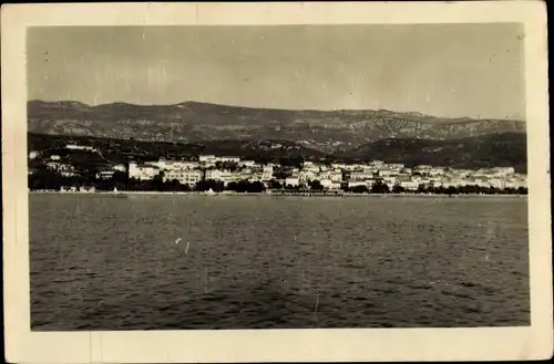 Ak Crikvenica Kroatien, Blick auf die Stadt vom Wasser aus