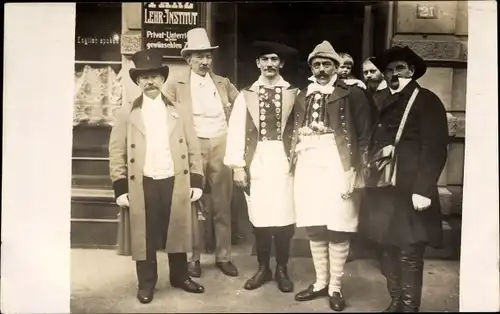 Foto Ak Hamburg, Festzug zur Jahrhundertfeier März 1913, Gruppe aus dem Festzug