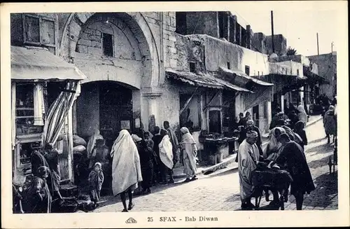 Ak Sfax Tunesien, Bab Diwan, Straßenansicht, Passanten