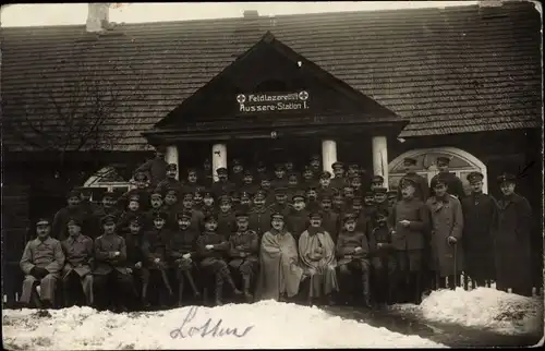 Foto Ak Feldlazarett Äußere Station I., Soldaten, Militärärzte, Sanitäter, I. WK