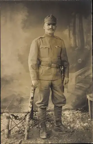 Foto Ak Kuk Soldat in Uniform, Standportrait, I. WK