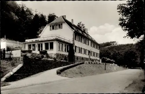 Ak Hallenberg im Sauerland, Erholungsheim Haus Waldesruh, Außenansicht, Straße