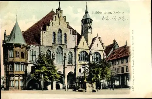 Ak Hildesheim in Niedersachsen, Rathaus Außenansicht, Brunnen