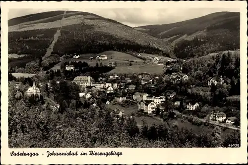 Ak Janské Lázně Johannisbad Riesengebirge Reg. Königgrätz, Ortschaft mit Landschaftsblick