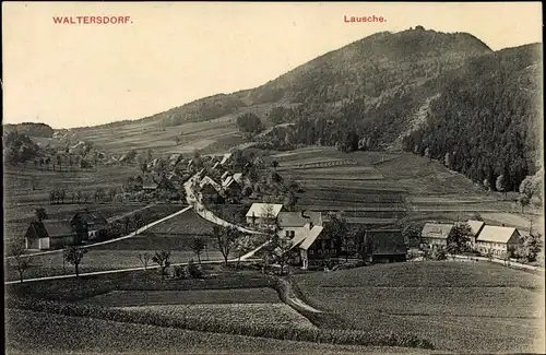 Ak Waltersdorf Großschönau Oberlausitz, Panorama vom Ort mit Lausche, Wiesen