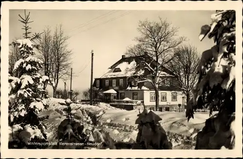 Ak Neudorf Sehmatal Erzgebirge, Hotel Vierenstraße, Außenansicht bei, Bes. Max Feuker, Schnee