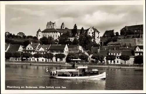 Ak Meersburg am Bodensee Baden Württemberg, Teilansicht vom Ort mit Schloss, Motorboot