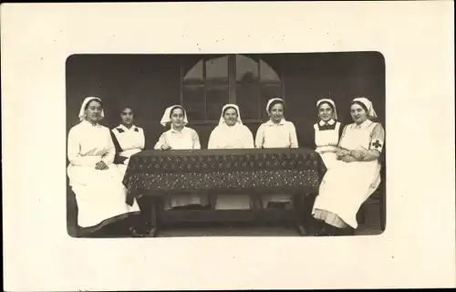 Foto Ak Krankenschwestern in Dienstuniformen, Gruppenportrait