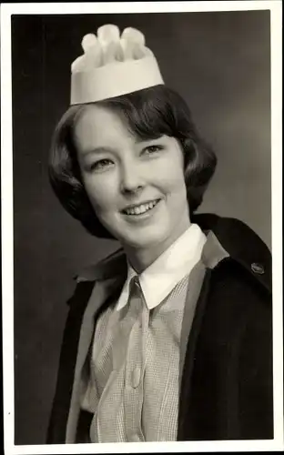 Foto Ak Krankenschwester in Dienstuniform, Portrait