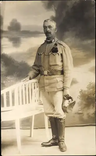 Foto Ak Kuk Soldat in Uniform, Standportrait