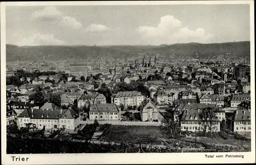 Ak Trier in Rheinland Pfalz, Totalansicht der Stadt mit Kirchen, Blick vom Petrisberg