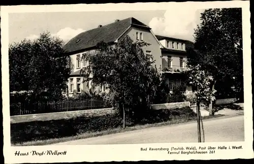 Ak Borholzhausen in Westfalen, Haus Vogt Wellpott, Außenansicht, Blick v. d. Straße aus, Bäume