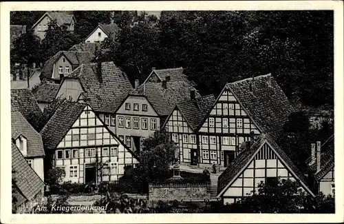 Ak Vlotho an der Weser, Kriegerdenkmal, Fachwerkhäuser