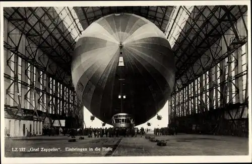 Ak LZ 127 Graf Zeppelin, Einbringen in die Halle