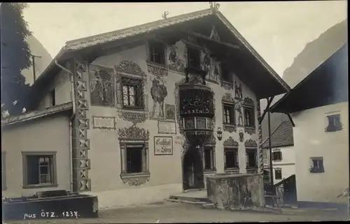 Ak Oetz Ötz in Tirol, Gasthof Stern, Außenansicht, verzierte Fassade
