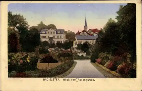 Passepartout Ak Bad Elster im Vogtland, Teilansicht vom Ort mit Kirchturm, Blick vom Rosengarten