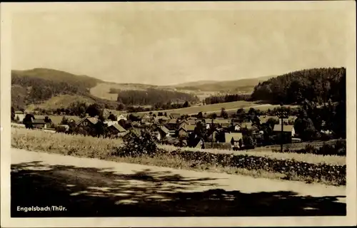 Ak Engelsbach Leinatal in Thüringen, Gesamtansicht, Wohnhäuser, Wald, Landschaft