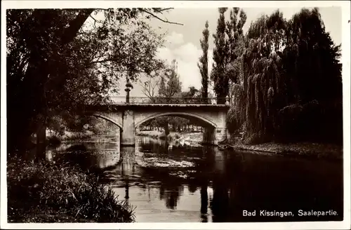 Ak Bad Kissingen Unterfranken Bayern, Saalepartie, Brücke, Ufer