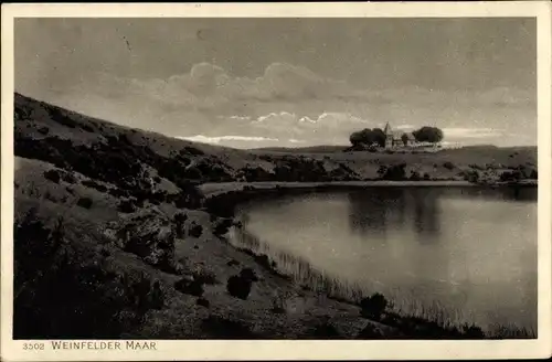 Ak Daun in der Eifel Rheinland Pfalz, Weinfelder Maar, Ufer, Gewässer