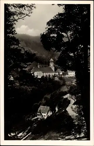 Ak Triberg im Schwarzwald, Panorama mit Blick auf die Wallfahrtskirche