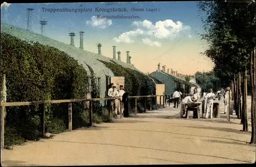 Ak Königsbrück in der Oberlausitz, Truppenübungsplatz, Neues Lager, Mannschaftsbaracken, Soldaten