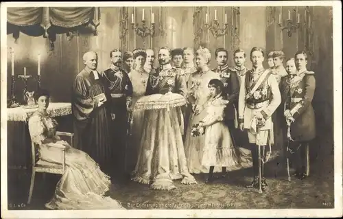 Ak Preußische Kaiserfamilie, Kaiser Wilhelm II, Taufe des jüngsten Hohenzollern 1906, Liersch 1410