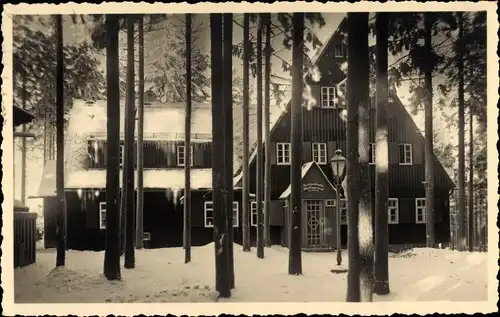 Foto Ak Altenberg im Osterzgebirge, Waldschänke Altes Raupennest, Winteransicht