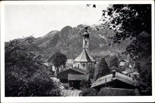 Ak Lenggries in Oberbayern, Brauneck, Blick über die Dächer der Stadt, Kirche, Alpen