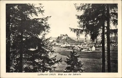 Ak Daun in der Eifel Rheinland Pfalz, Schleife, Wohnhäuser, Kirche, Bäume