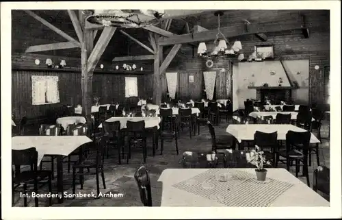 Ak Arnhem Gelderland Niederlande, Int. Boerderij Sonsbeek, Innenansicht