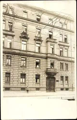 Foto Ak Nürnberg, Malermeister Heinrich Schleier, Wohnhaus, Anwohner