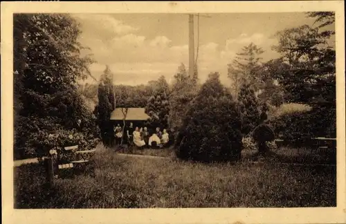 Ak Bockhorn Friesland, Haus Grüner Wald, Bes. W. Lange, Garten, Besucher