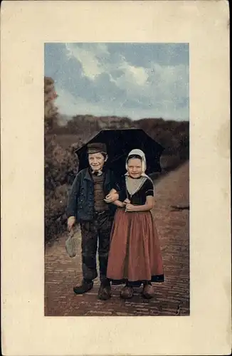 Passepartout Ak garcon et fille, costume folklorique